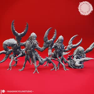 "A detailed Chuul Miniature – Deepwater Abomination by Yasashii Kyojin Studio, showing a monstrous crustacean with massive claws and writhing facial tendrils."